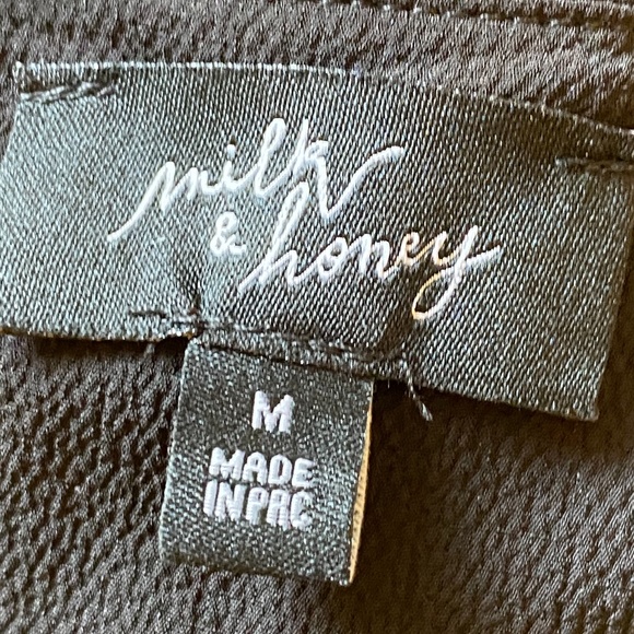 Milk & Honey cold shoulder blouse - Picture 5 of 6